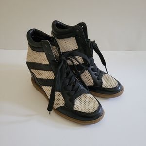 Women's leather platform shoes